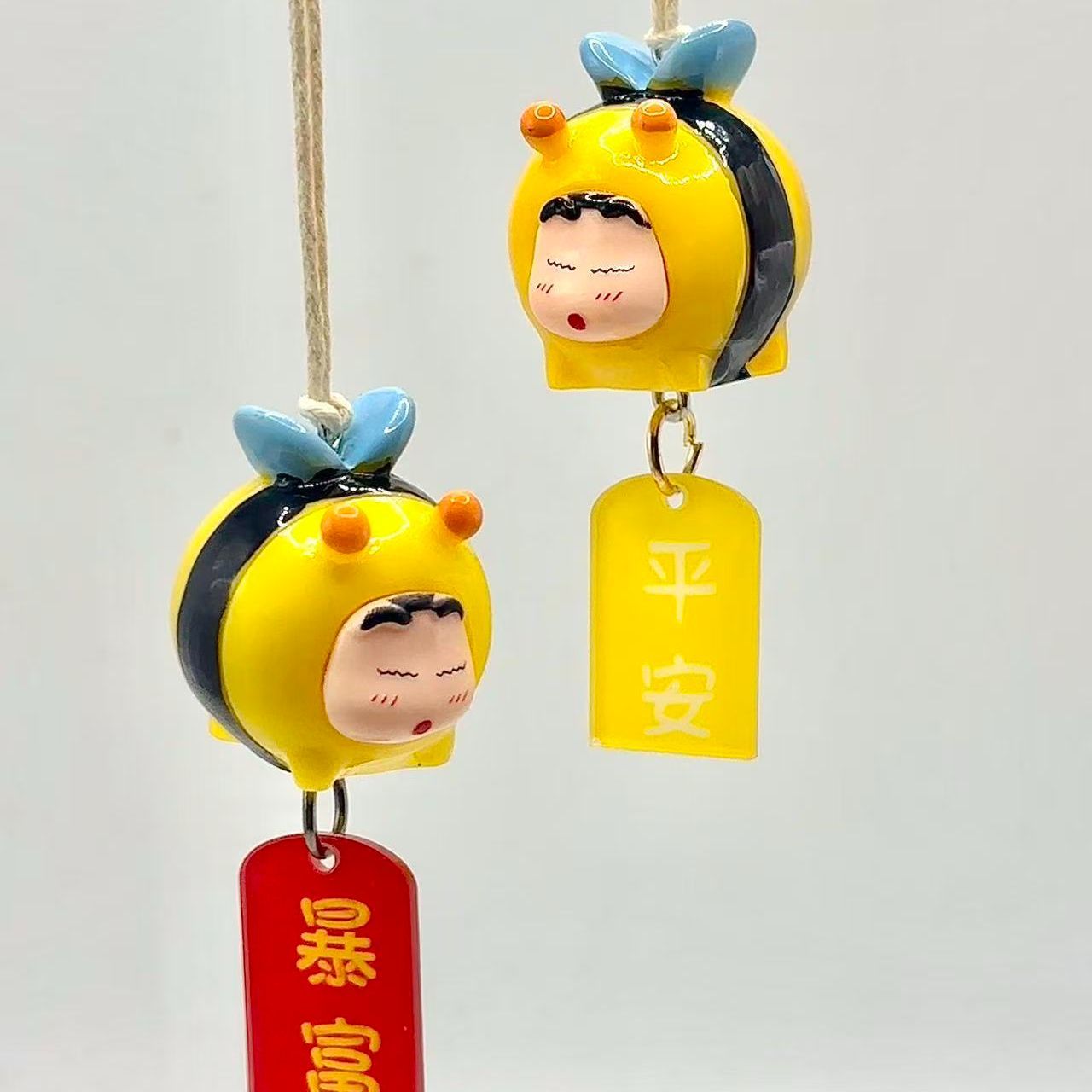 Crayon Shin-chan Bienen-Cospla – Tech Car Accessories Bewertung und Preis